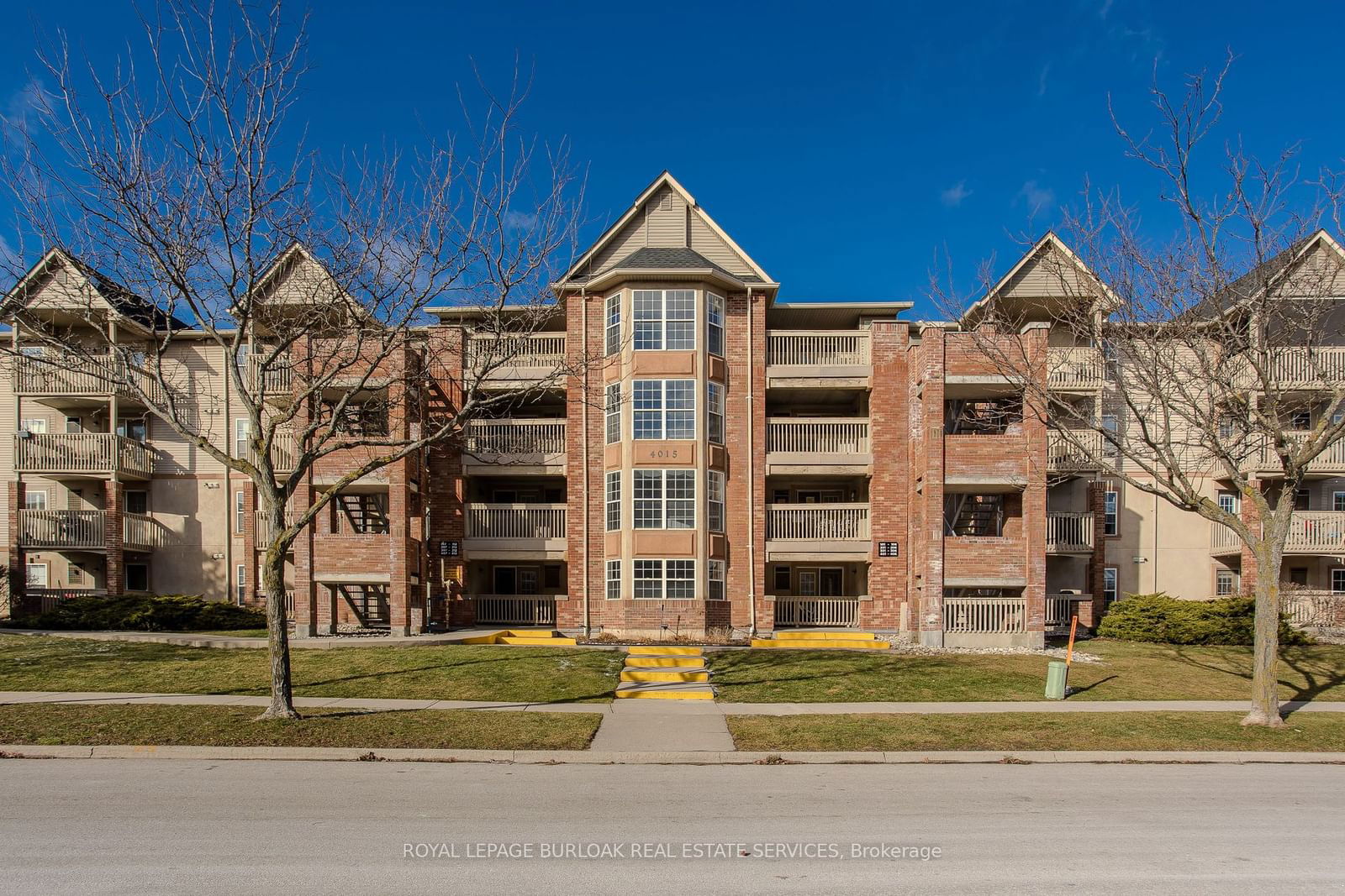 Condo for sale at 404-4015 Kilmer Drive, Burlington, Tansley, L7M 4M4 - MLS: W11913660