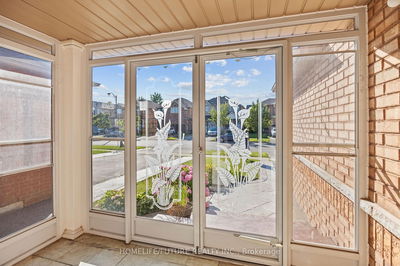 652 Twain Ave, Mississauga - Meadowvale Village image-0-3