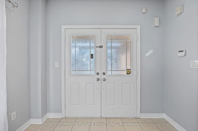 652 Twain Ave, Mississauga - Meadowvale Village image-0-4