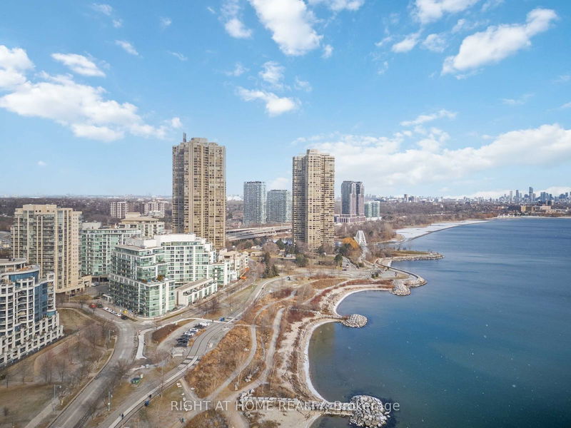 5 Marine Parade Dr #910, Toronto, Ontario (MLS W11913832)