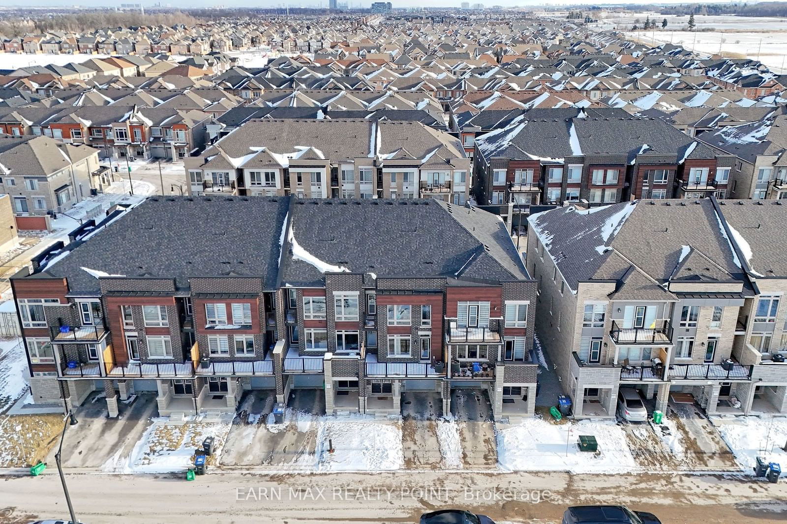 Townhouse for sale at 90 Donald Ficht Crescent, Brampton, Northwest Brampton, L7A 5H8 - MLS: W11914073