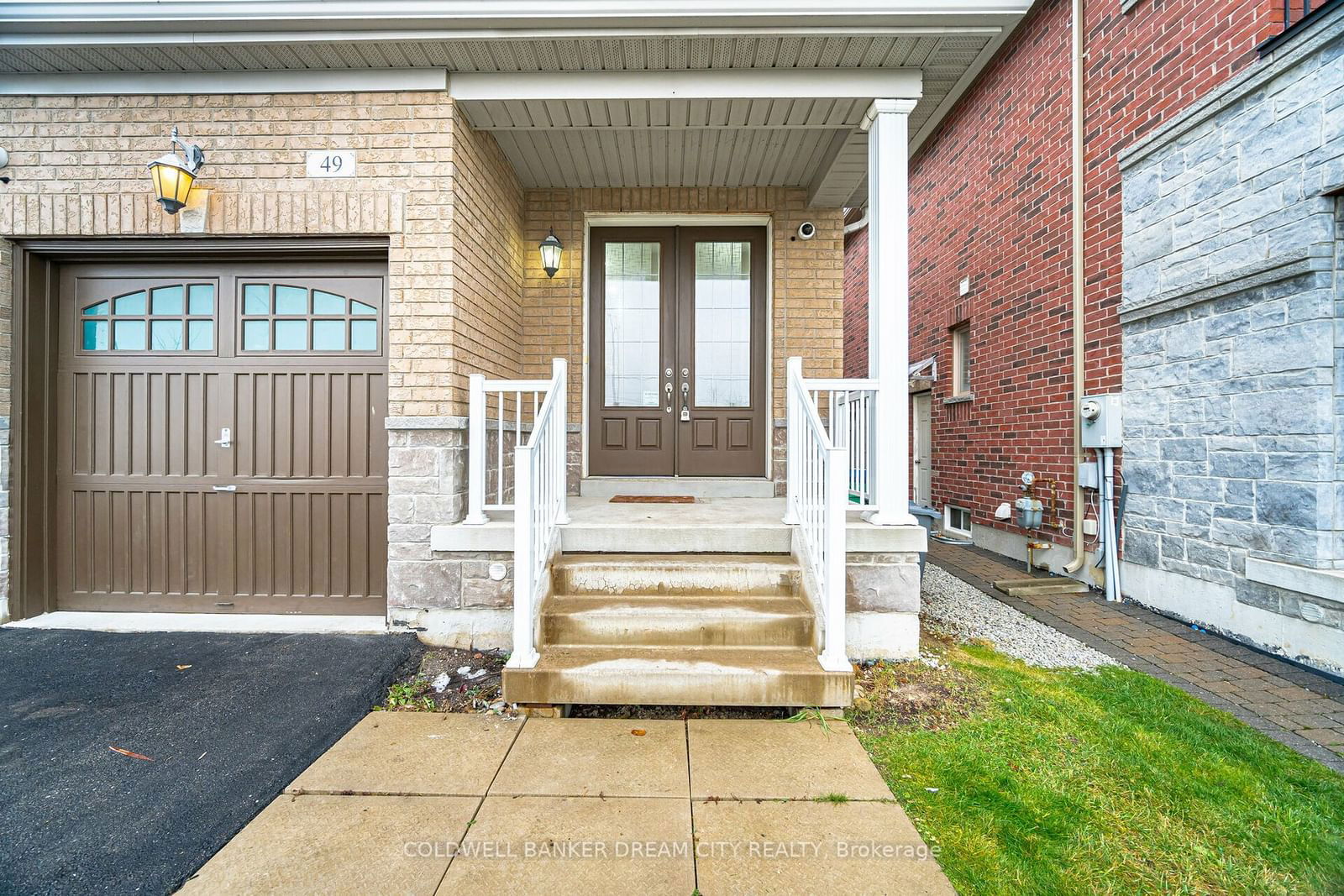 Semi-Detached House leased at 49 Campwood Crescent, Brampton, Bram East, L6P 3S6 - MLS: W11914137