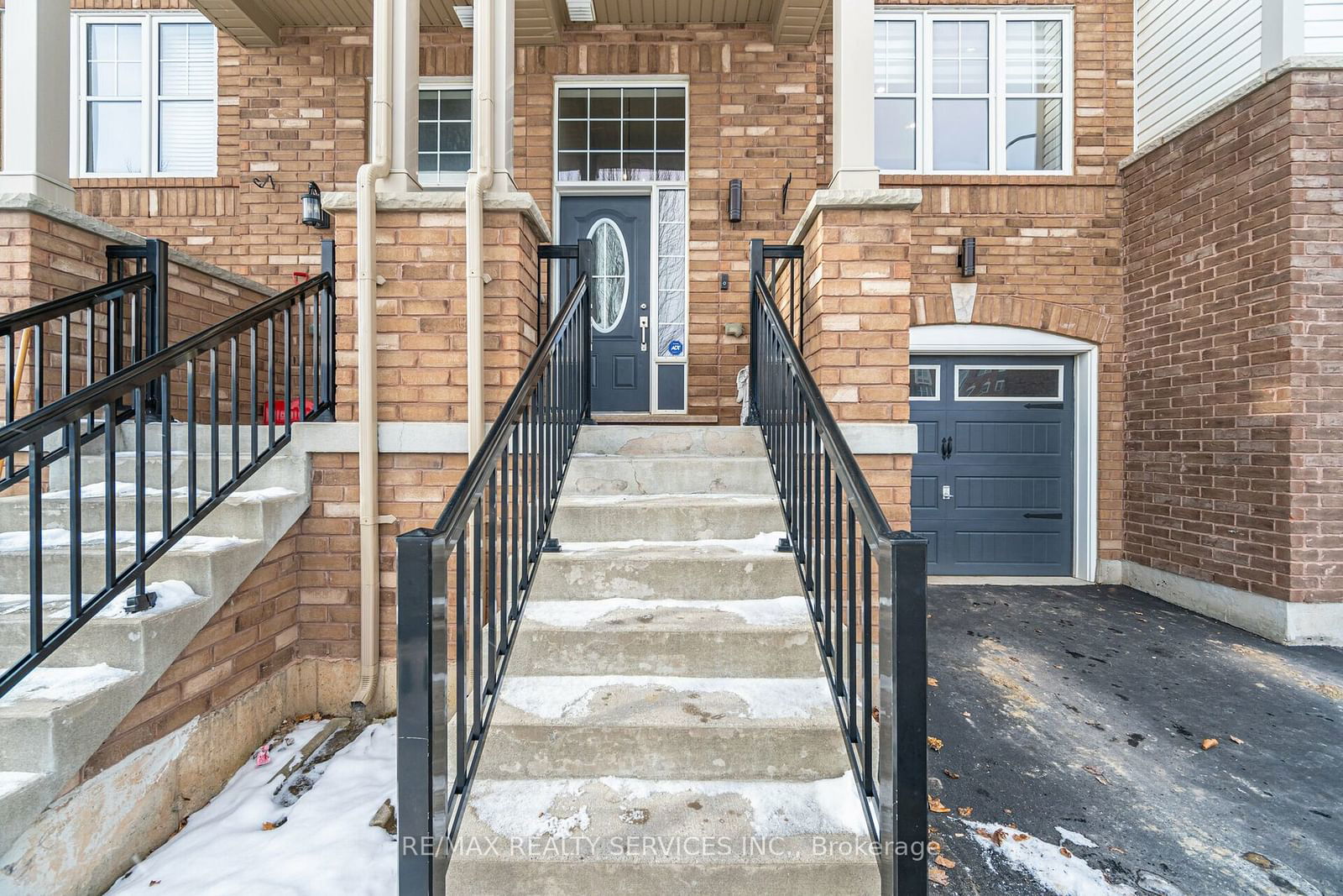 Townhouse for sale at 22 Memory Lane, Brampton, Northwest Brampton, L7A 0V9 - MLS: W11914333