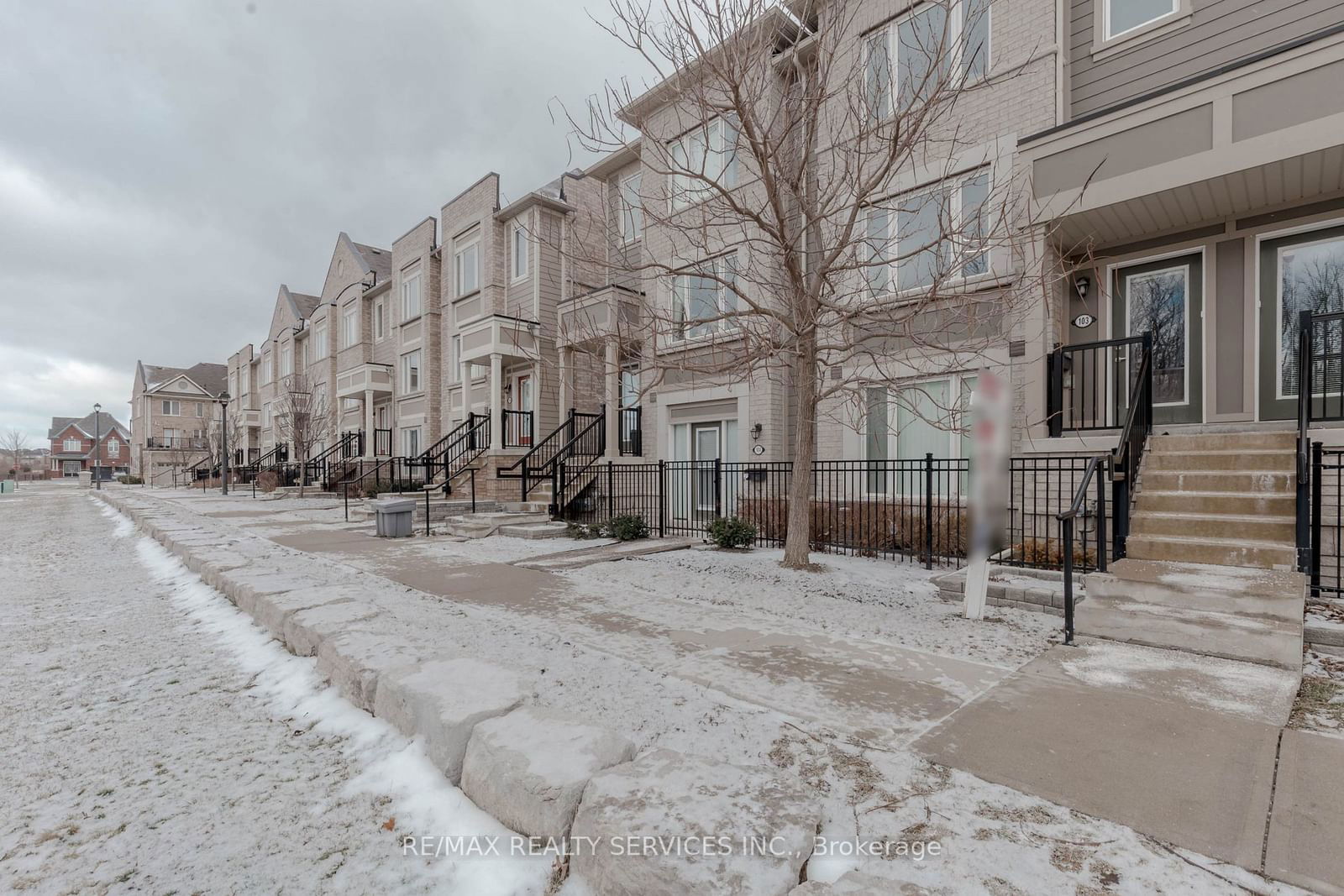 Townhouse sold at 103-1 Beckenrose Court, Brampton, Bram West, L6Y 6G2 - MLS: W11914435