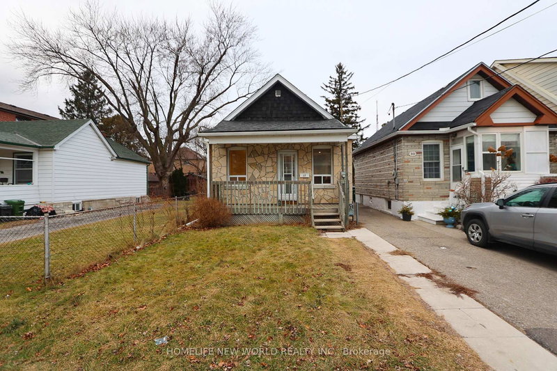 32 Pendeen Ave, Toronto, M6N 2P3 | Image 2