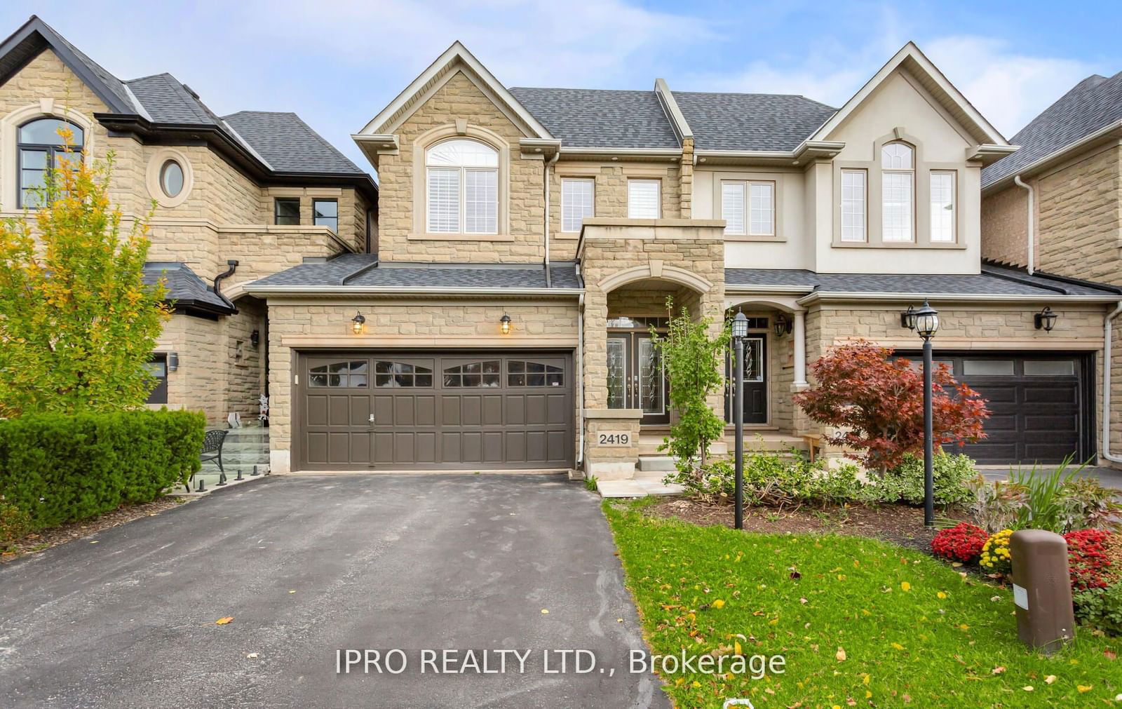 Townhouse leased at 2419 Wasaga Drive, Oakville, Iroquois Ridge North, L6H 0B8 - MLS: W11915049