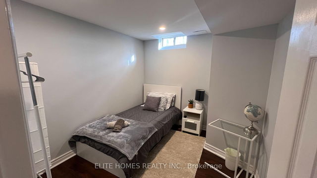 1180 Prestonwood Cres./ Bsmt N/A