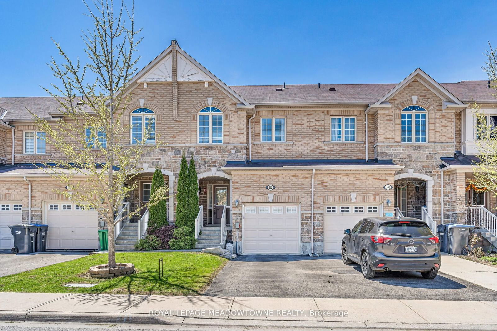 Townhouse for sale at 102 Cedarbrook Road, Brampton, Sandringham-Wellington, L6R 0W4 - MLS: W11915214