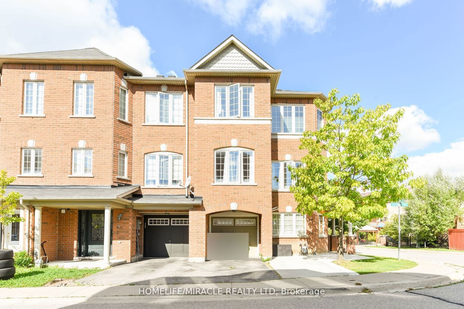 Townhouse for sale at 2 October Place, Brampton, Brampton West, L6Y 0R6 - MLS: W11915323