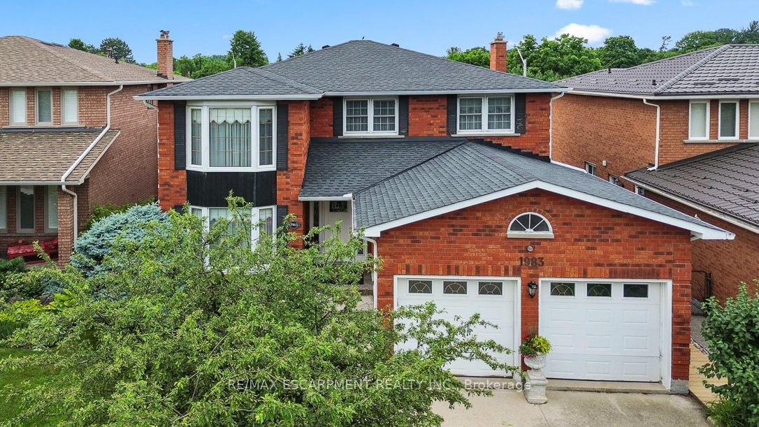 Detached House for sale at 1983 Roy Ivor Crescent, Mississauga, Erin Mills, L5L 3N7 - MLS: W11915358