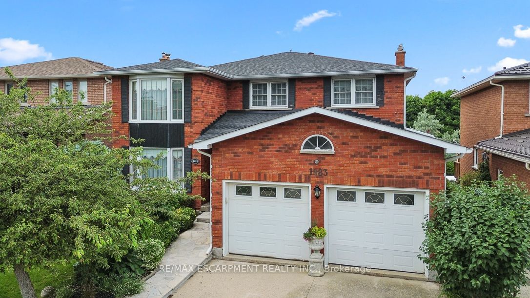 Detached House for sale at 1983 Roy Ivor Crescent, Mississauga, Erin Mills, L5L 3N7 - MLS: W11915358