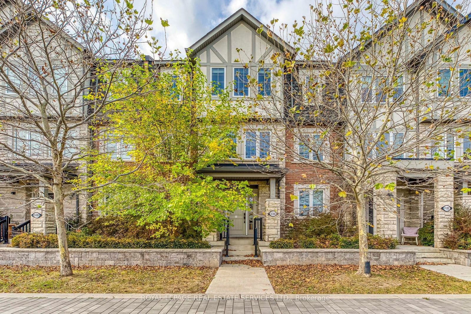 Townhouse for lease at 18-3002 Preserve Drive, Oakville, Rural Oakville, L6M 0V2 - MLS: W11915412