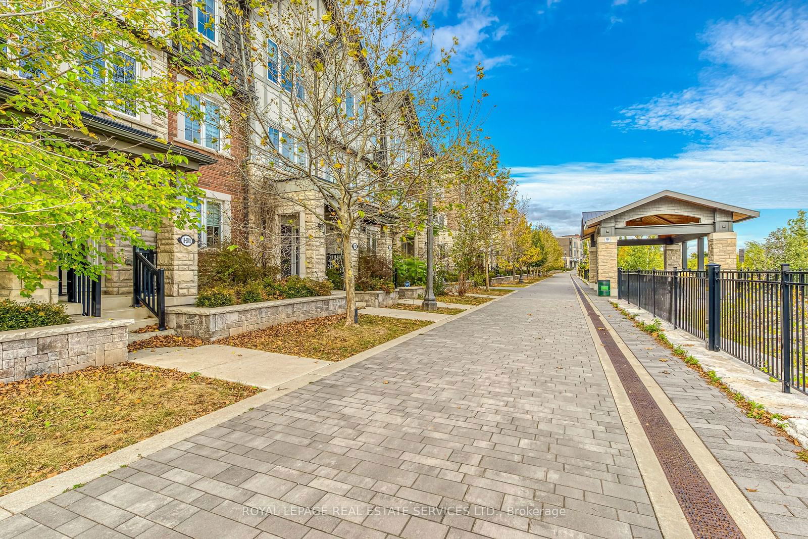 Townhouse for lease at 18-3002 Preserve Drive, Oakville, Rural Oakville, L6M 0V2 - MLS: W11915412