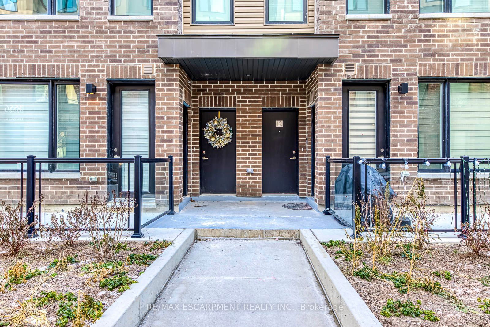 Townhouse leased at 12-3550 Colonial Drive, Mississauga, Erin Mills, L5L 0B9 - MLS: W11915414