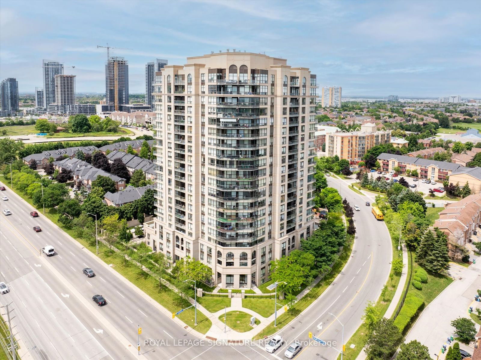 Condo leased at 402-220 Forum Drive, Mississauga, Hurontario, L4Z 4K1 - MLS: W11915575