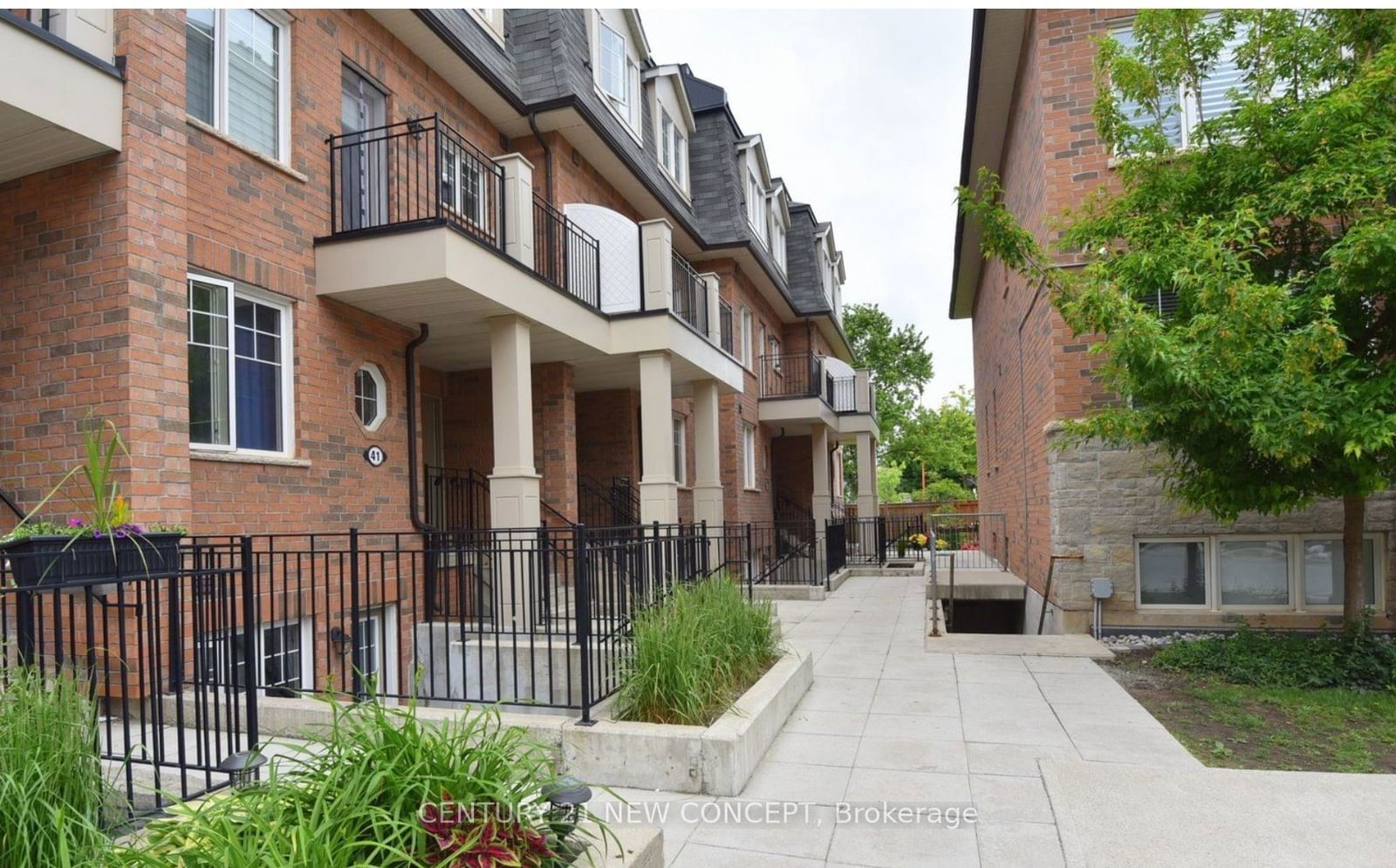 Townhouse leased at 43-02-2420 Baronwood Drive, Oakville, West Oak Trails, L6M 0X6 - MLS: W11915605