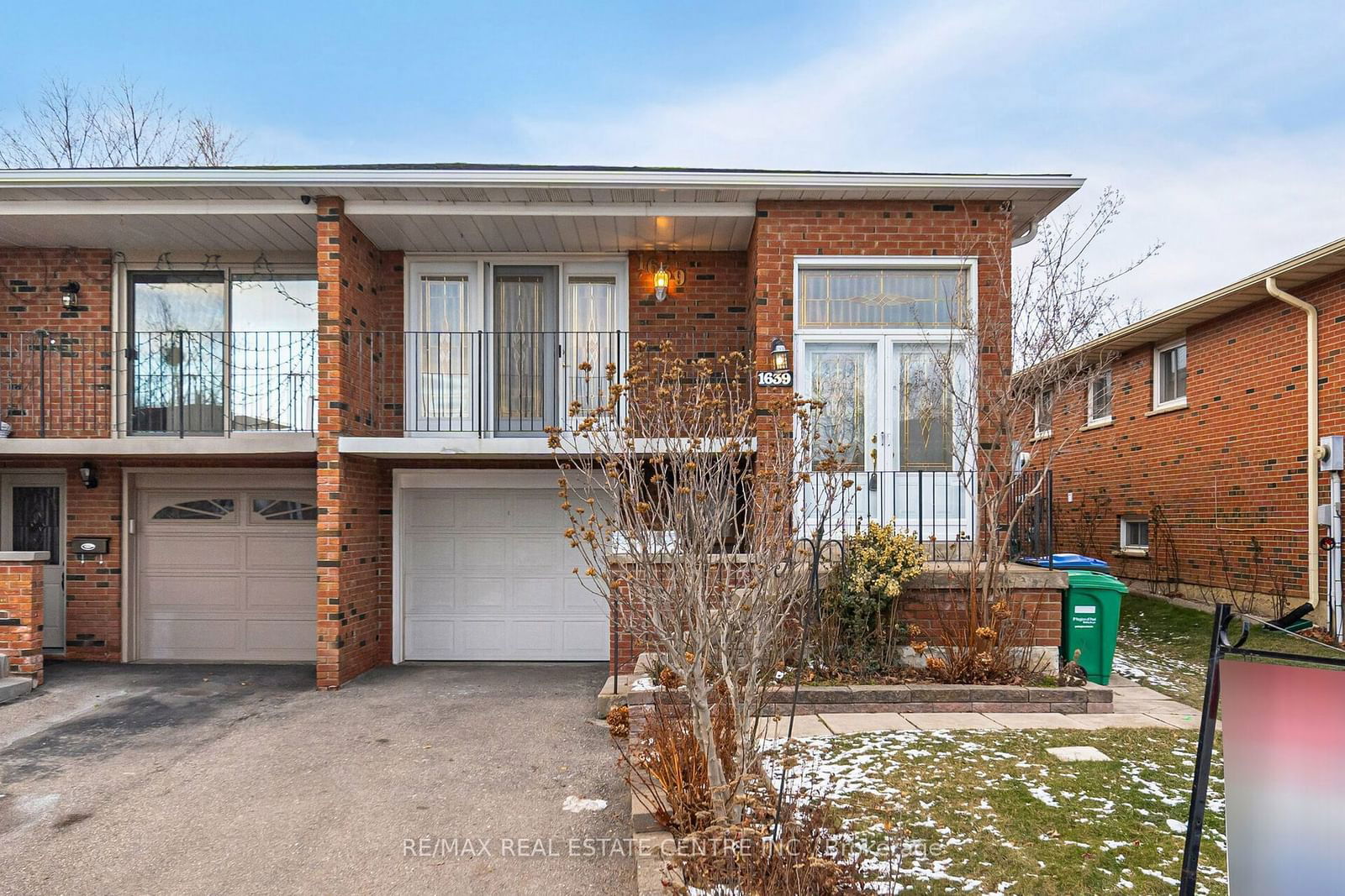 Semi-Detached House for sale at 1639 Corkstone Gl, Mississauga, Rathwood, L4W 2E9 - MLS: W11915744