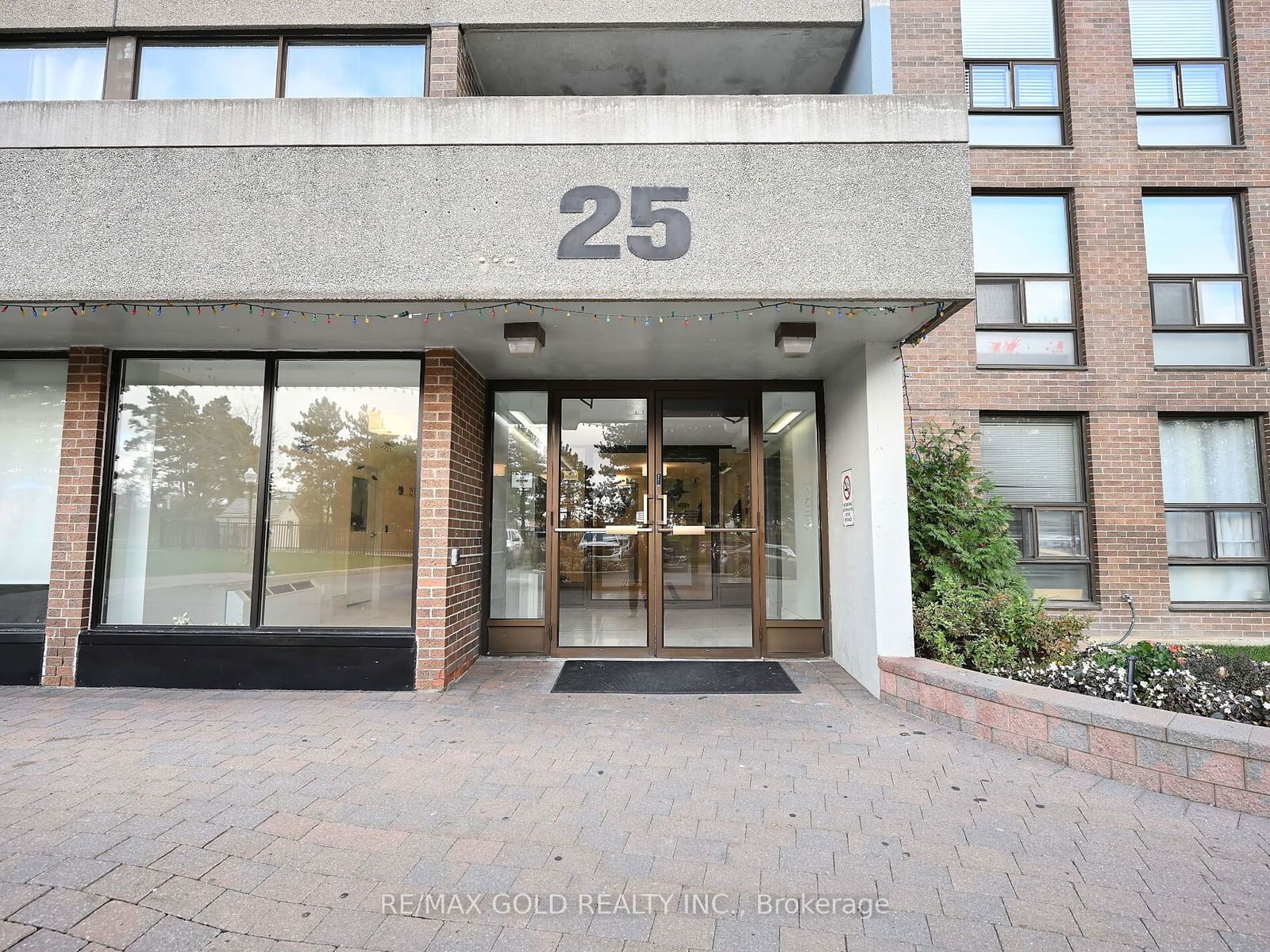 Condo sold at 1911-25 Kensington Road, Brampton, Queen Street Corridor, L6T 3W8 - MLS: W11915841