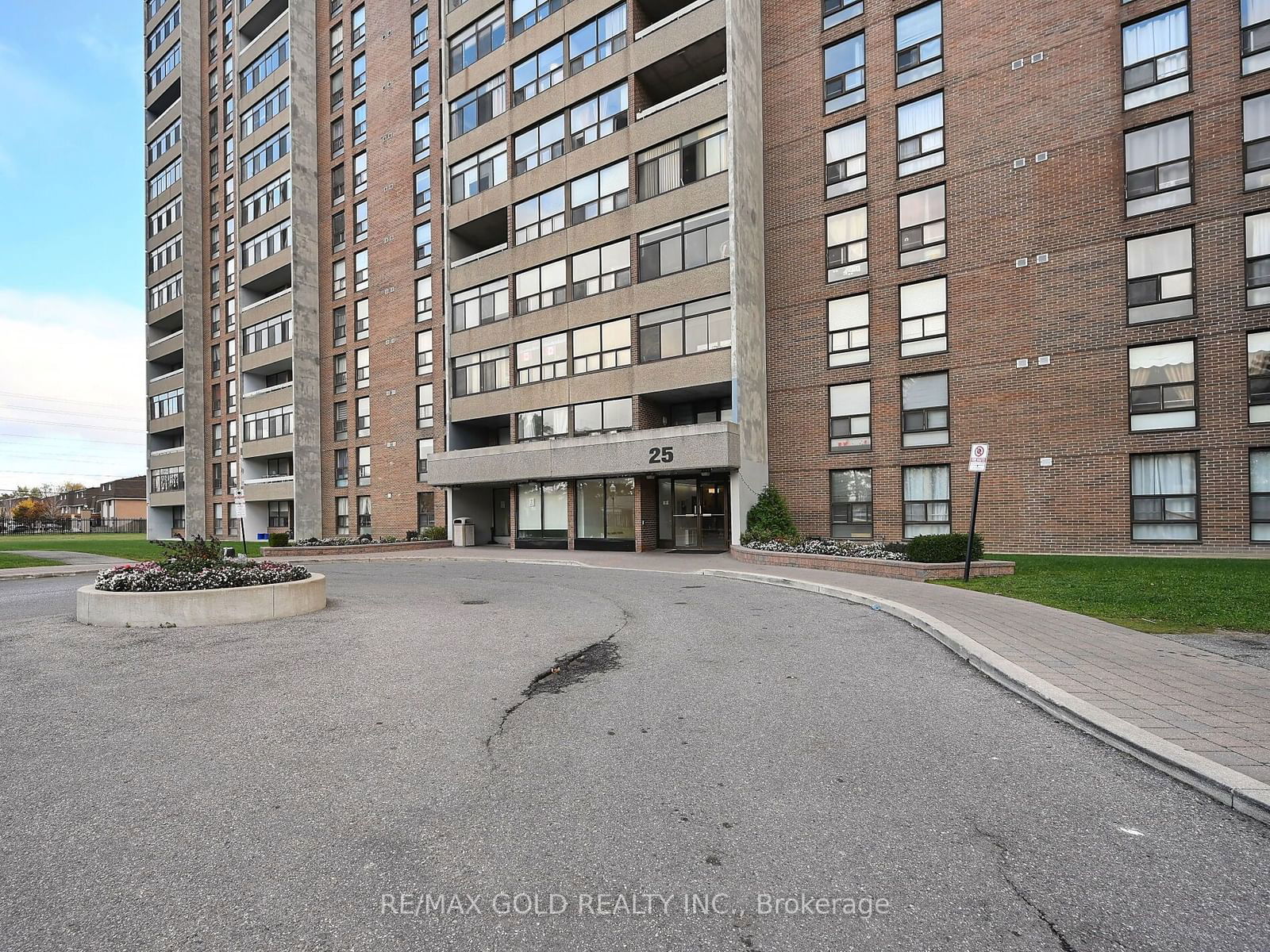 Condo sold at 1911-25 Kensington Road, Brampton, Queen Street Corridor, L6T 3W8 - MLS: W11915841