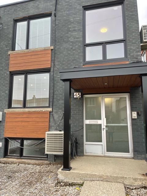 Townhouse leased at 1-45 Croham Road, Toronto, Briar Hill-Belgravia, M6E 4X9 - MLS: W11915851