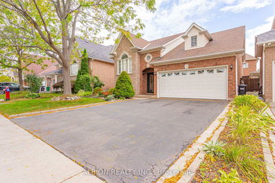 30 Rushbrook Dr, Brampton - Vales of Castlemore image-0-1