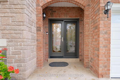 30 Rushbrook Dr, Brampton - Vales of Castlemore image-0-3