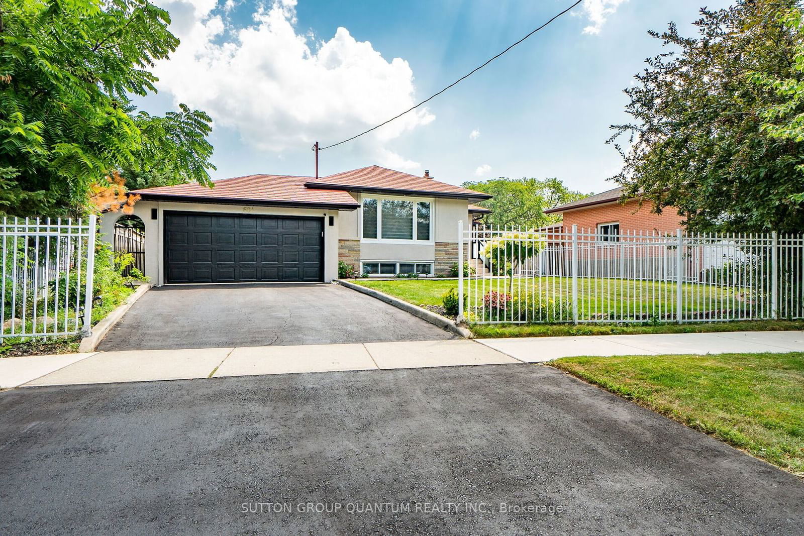 Detached House leased at 604 Wildwood Drive, Oakville, 1020 - WO West, L6K 1V3 - MLS: W11915976