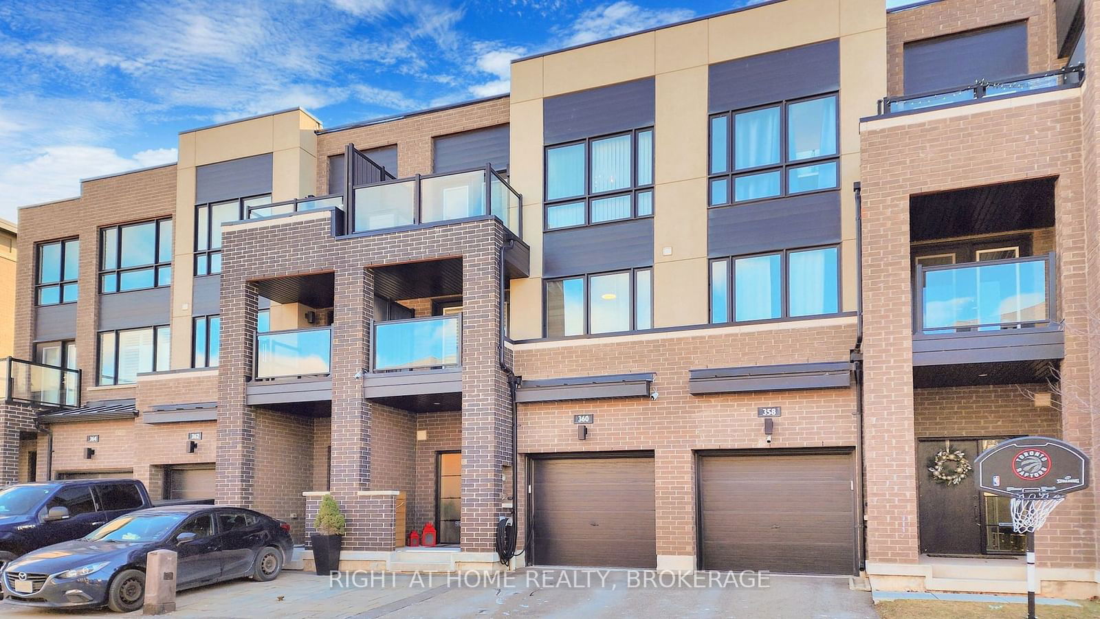 Townhouse for sale at 360 Athabasca Common, Oakville, 1010 - JM Joshua Meadows, L6H 0R5 - MLS: W11916090