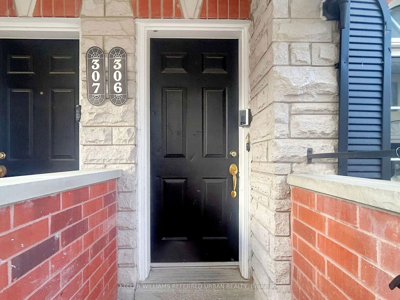 Townhouse sold at 306-64 Sidney Belsey Crescent, Toronto, Weston, M6M 5J3 - MLS: W11916319