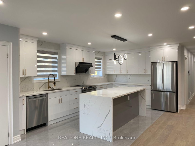 upper - 1186 Shadeland Dr, Mississauga, L5C 1P4 | Image 3