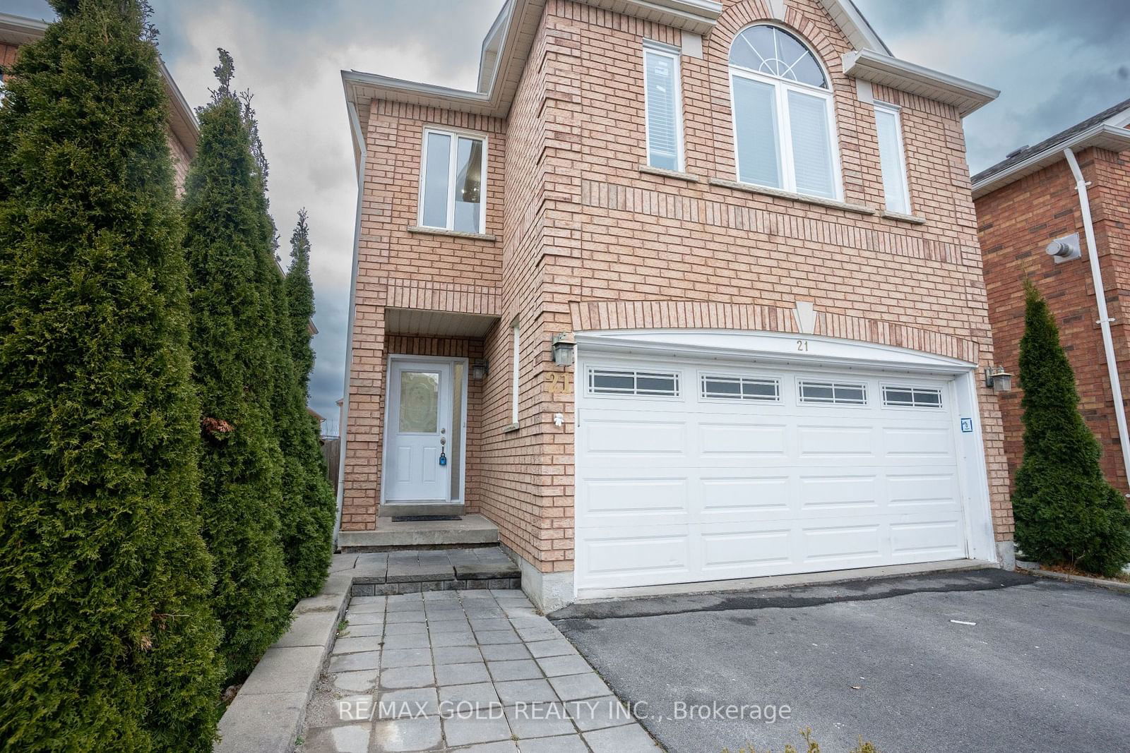 Detached House for sale at 21 Summerdale Crescent, Brampton, Fletcher's Meadow, L6X 4V8 - MLS: W11916877