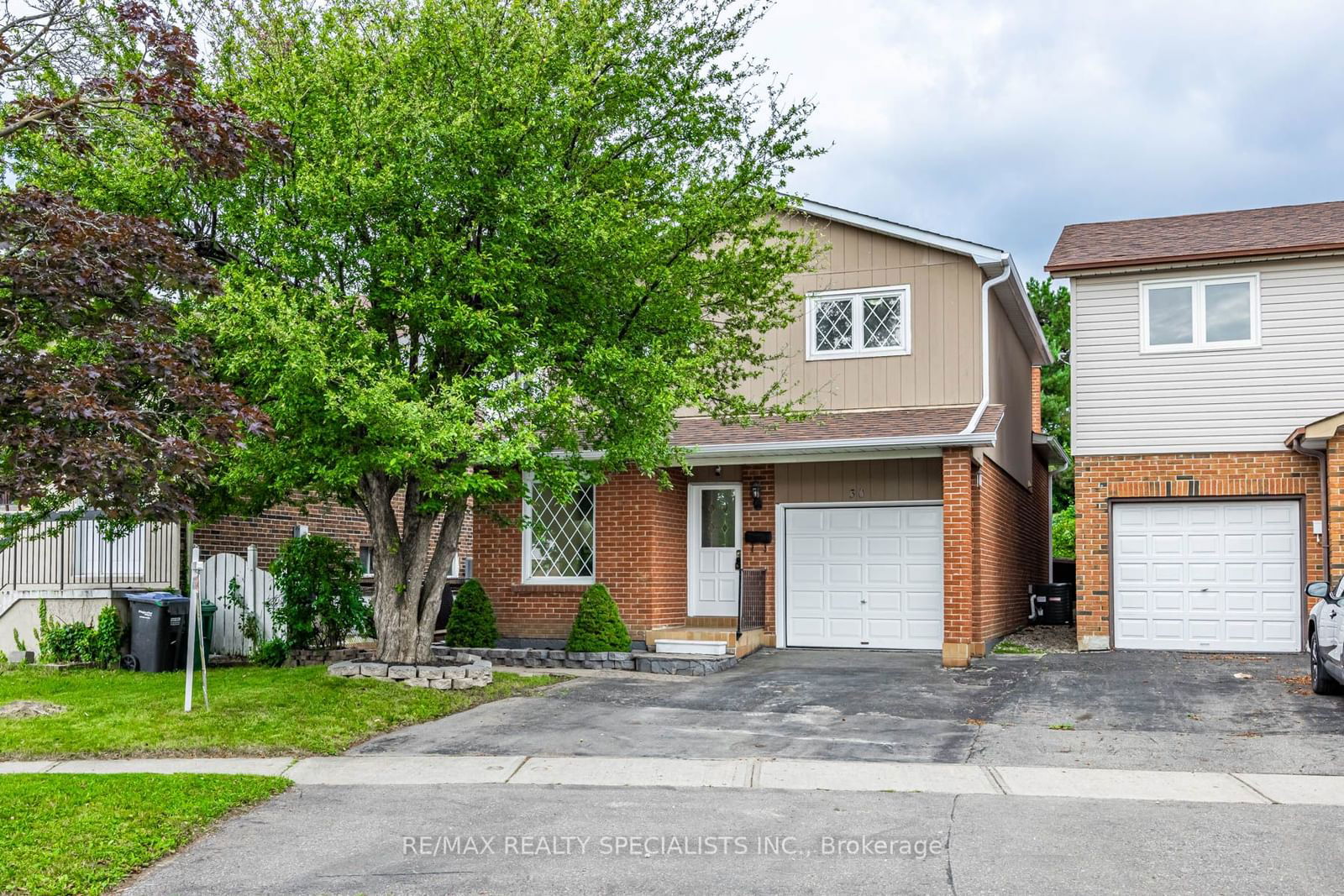 Detached House for sale at 30 Winterfold Drive, Brampton, Madoc, L6V 3T2 - MLS: W11916914