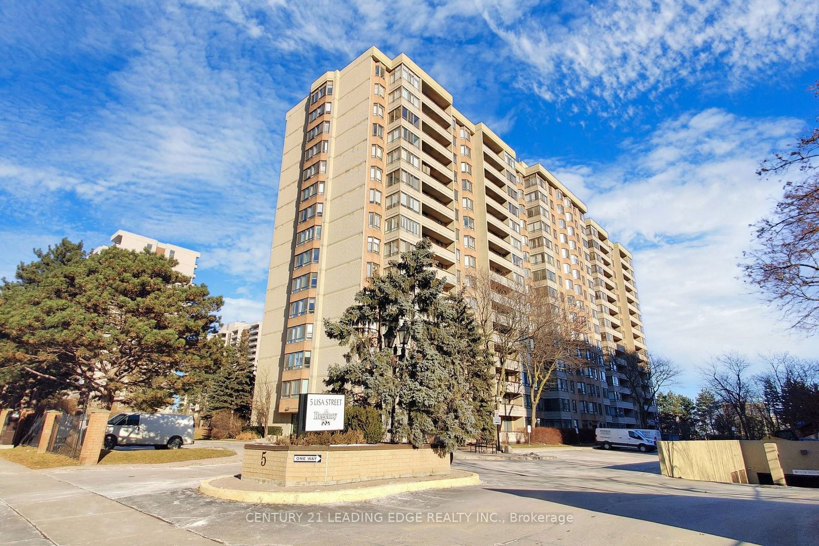 Condo sold at 401-5 Lisa Street, Brampton, Queen Street Corridor, L6T 4T4 - MLS: W11917005