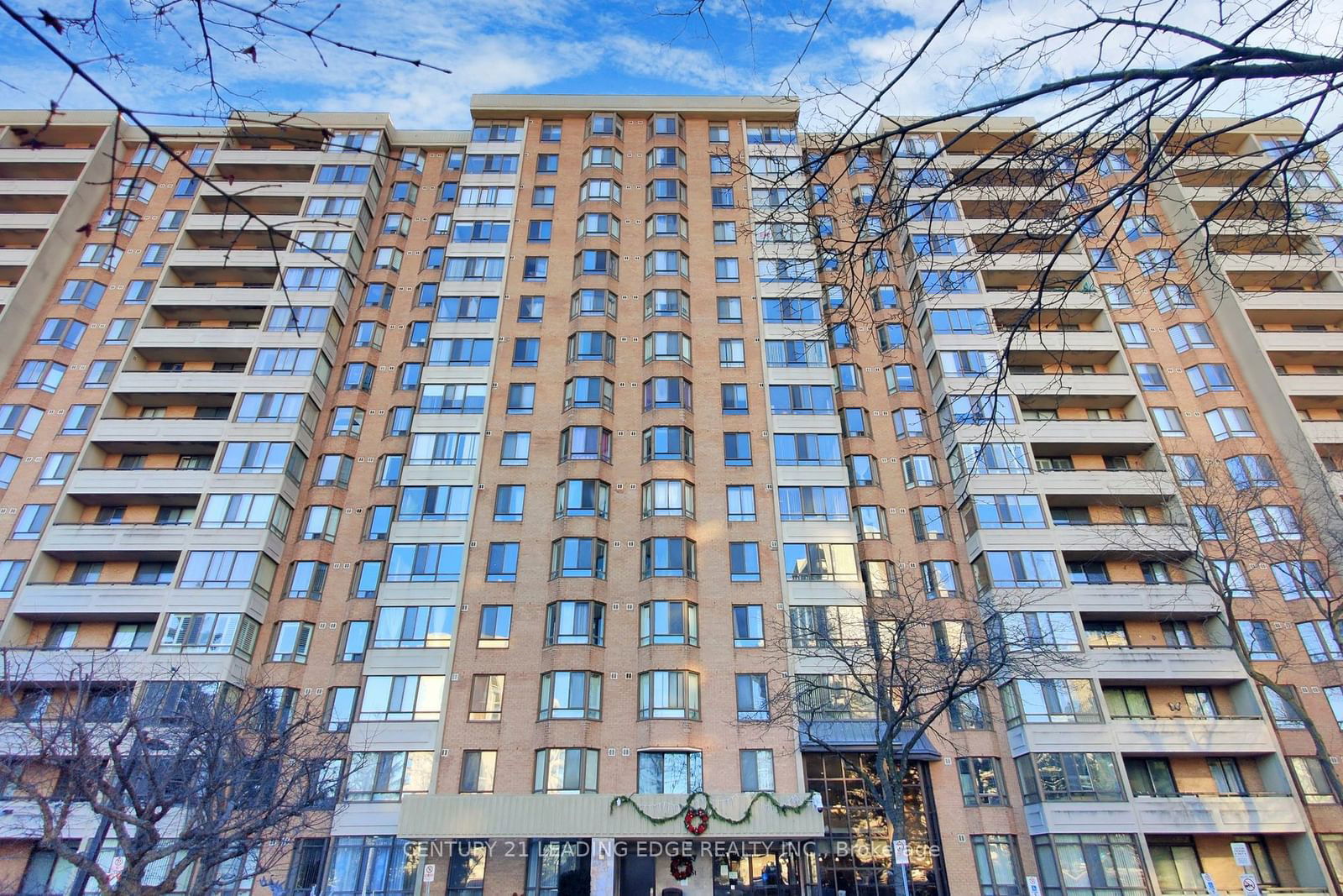 Condo sold at 401-5 Lisa Street, Brampton, Queen Street Corridor, L6T 4T4 - MLS: W11917005