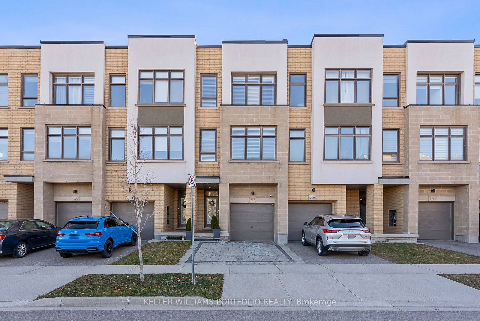 Townhouse leased at 222 Squire Crescent, Oakville, Rural Oakville, L6H 0L3 - MLS: W11917156