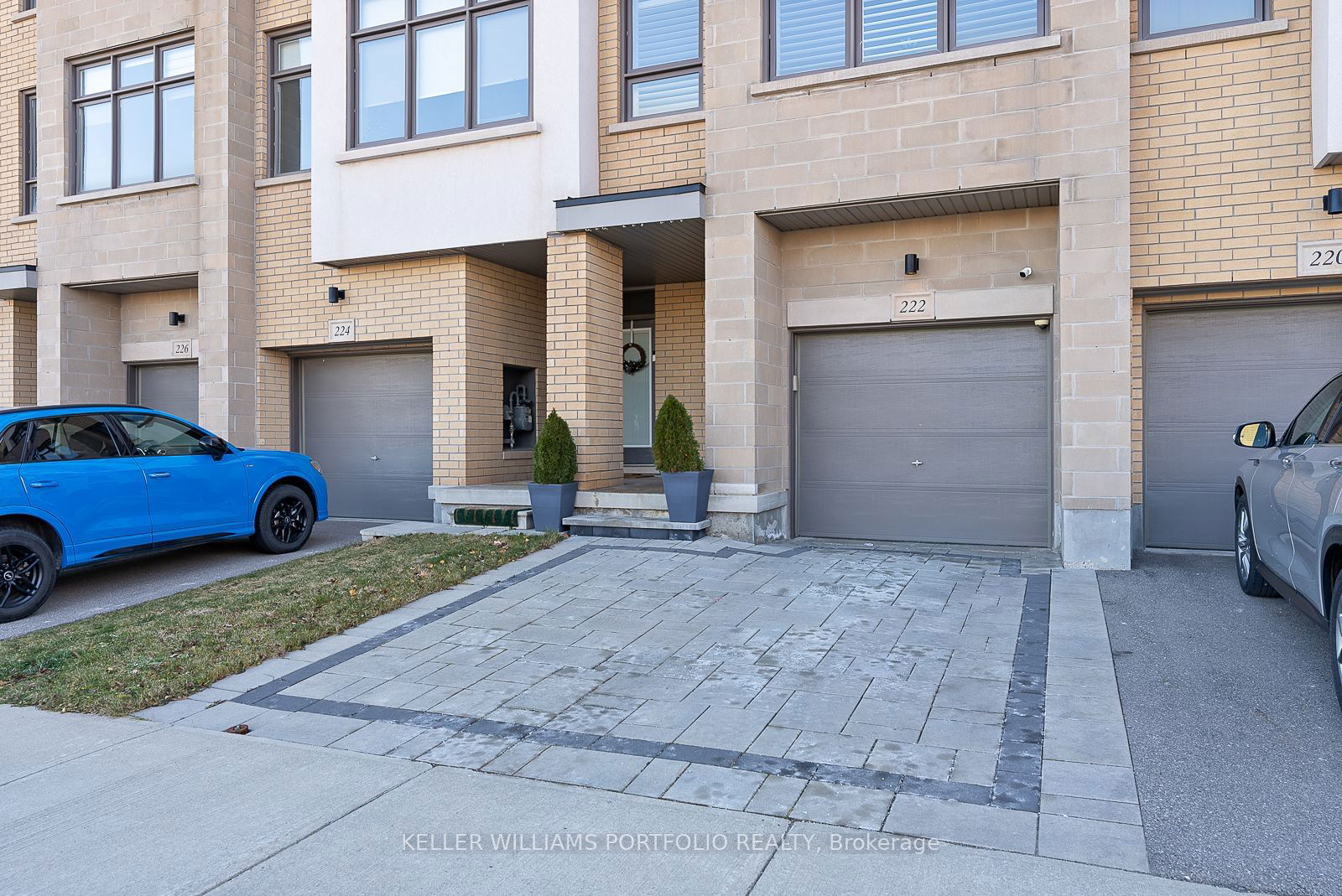 Townhouse leased at 222 Squire Crescent, Oakville, Rural Oakville, L6H 0L3 - MLS: W11917156