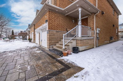 603 Warhol Way, Mississauga - Meadowvale Village image-0-2