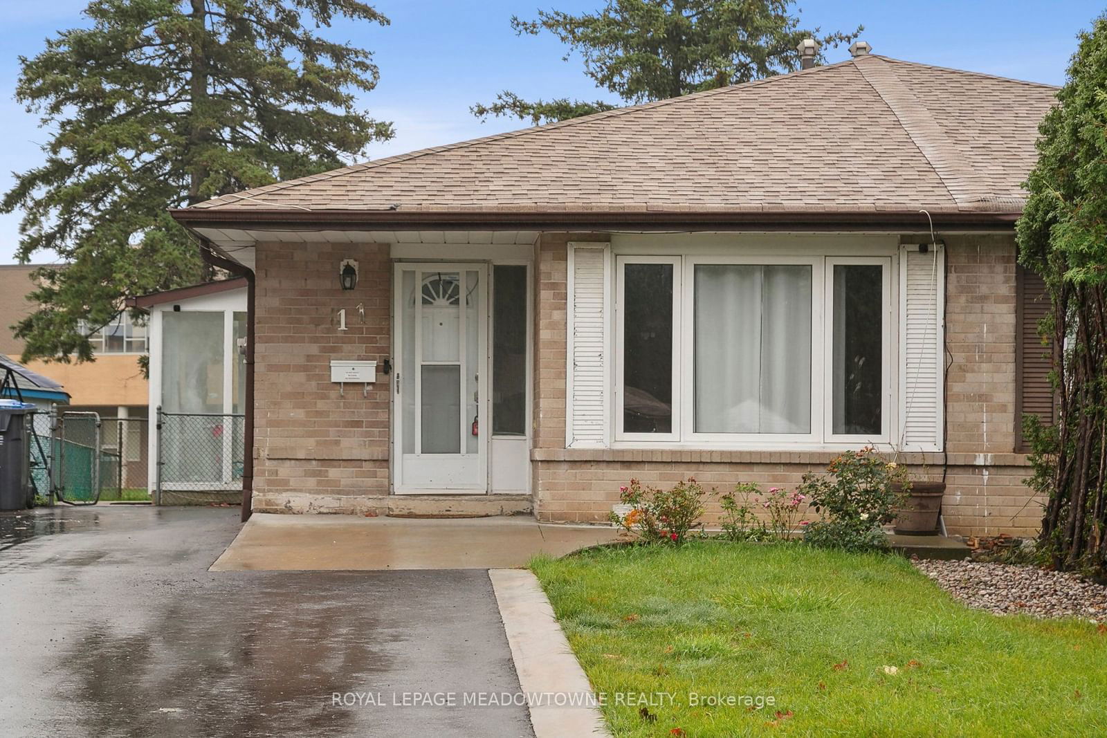 Semi-Detached House for lease at Upper-11 Juniper Crescent, Brampton, Northgate, L6S 1J9 - MLS: W11917536