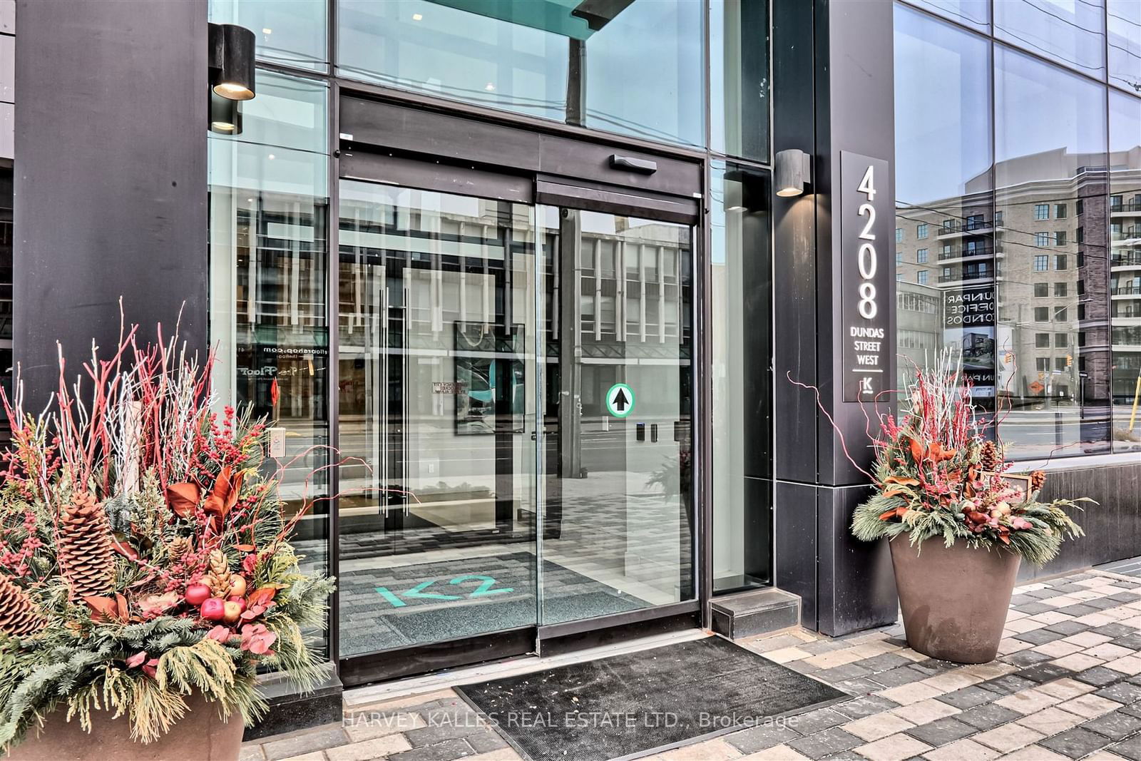 Condo for sale at 412-4208 Dundas Street, Toronto, Edenbridge-Humber Valley, M8X 0B1 - MLS: W11917583