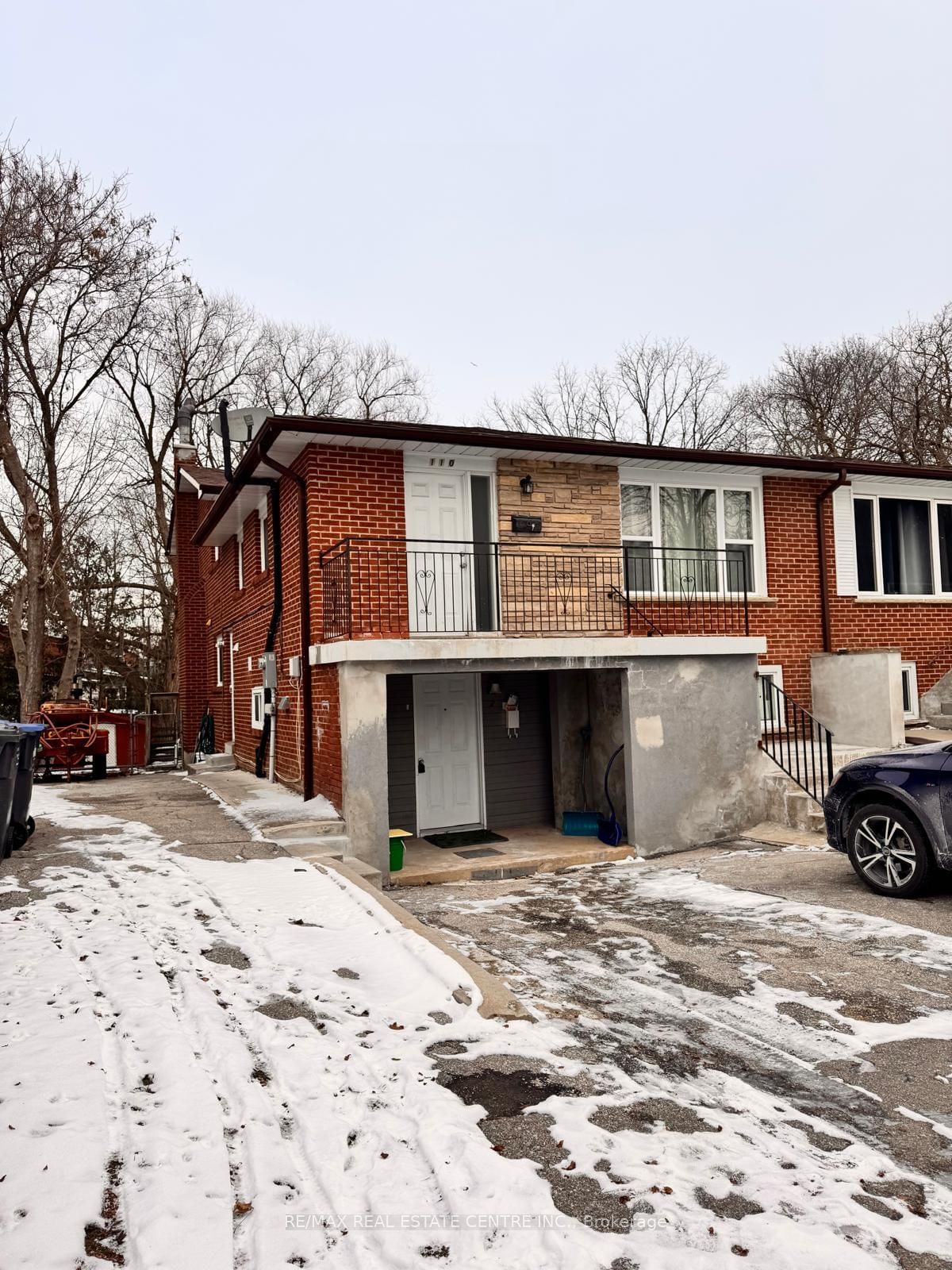 Semi-Detached House for lease at 110 Mill Street, Brampton, Brampton North, L6X 2N9 - MLS: W11917584