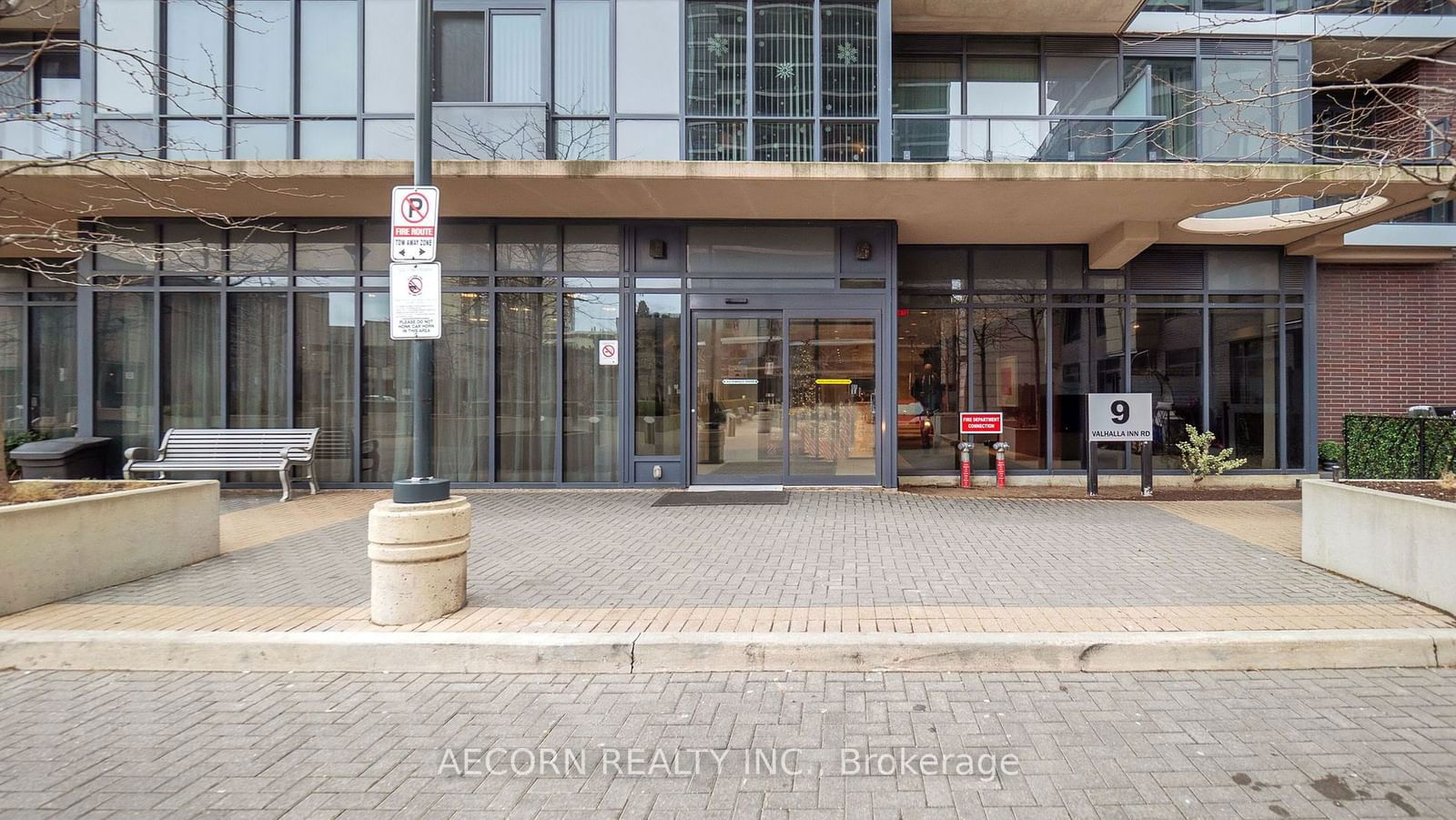 Condo leased at 301-9 Vanhalla Road, Toronto, Etobicoke West Mall, M9B 0B2 - MLS: W11917587