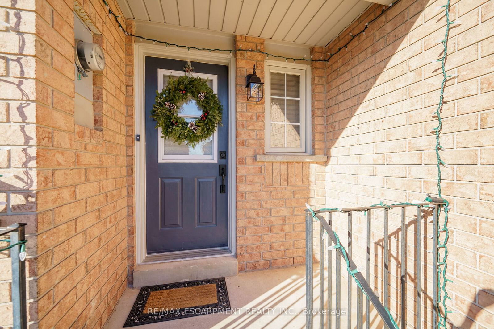 Townhouse sold at 5115 Silvercreek Drive, Burlington, Uptown, L7L 6K5 - MLS: W11917617