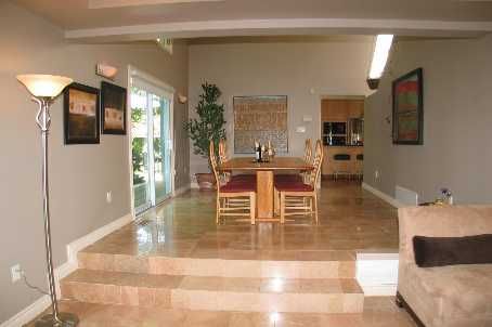 988 Tennyson Ave, Mississauga, L5H2Z1 | Image 3