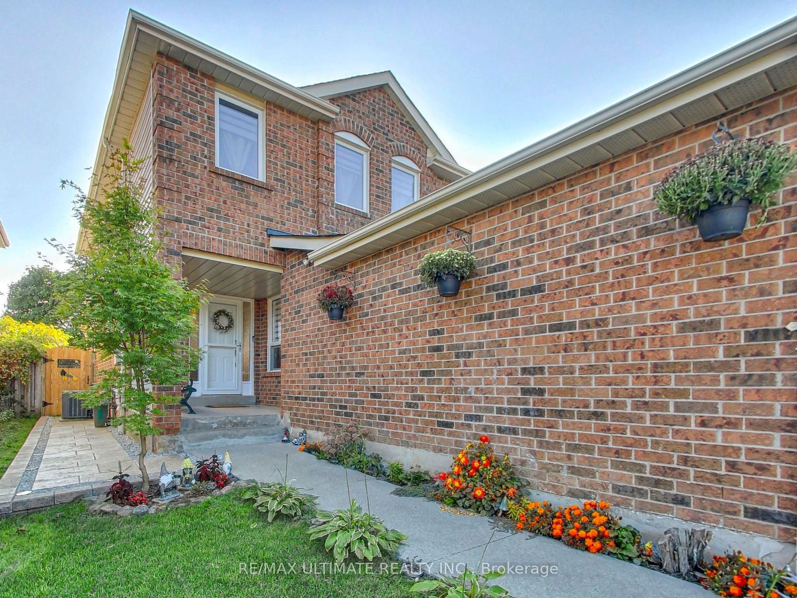 Detached House for sale at 3460 Ingram Road, Mississauga, Erin Mills, L5L 4M8 - MLS: W11917743