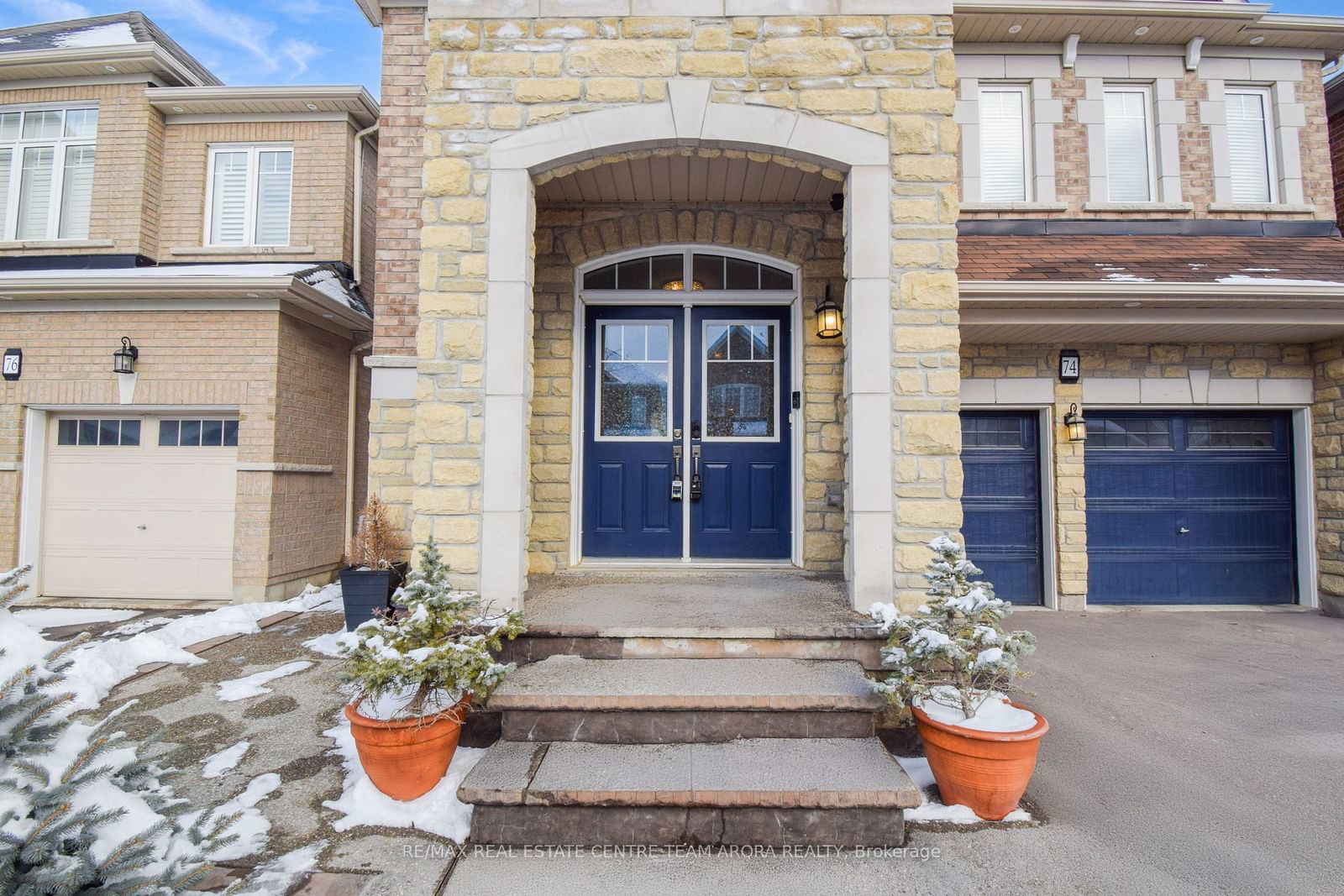 Detached House for sale at 74 Abercrombie Crescent, Brampton, Northwest Brampton, L7A 4N3 - MLS: W11917859