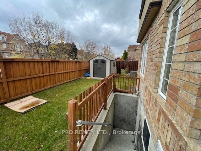 Semi-Detached House leased at Bsmt-872 Bethany Crescent, Mississauga, East Credit, L5V 3B9 - MLS: W11917880