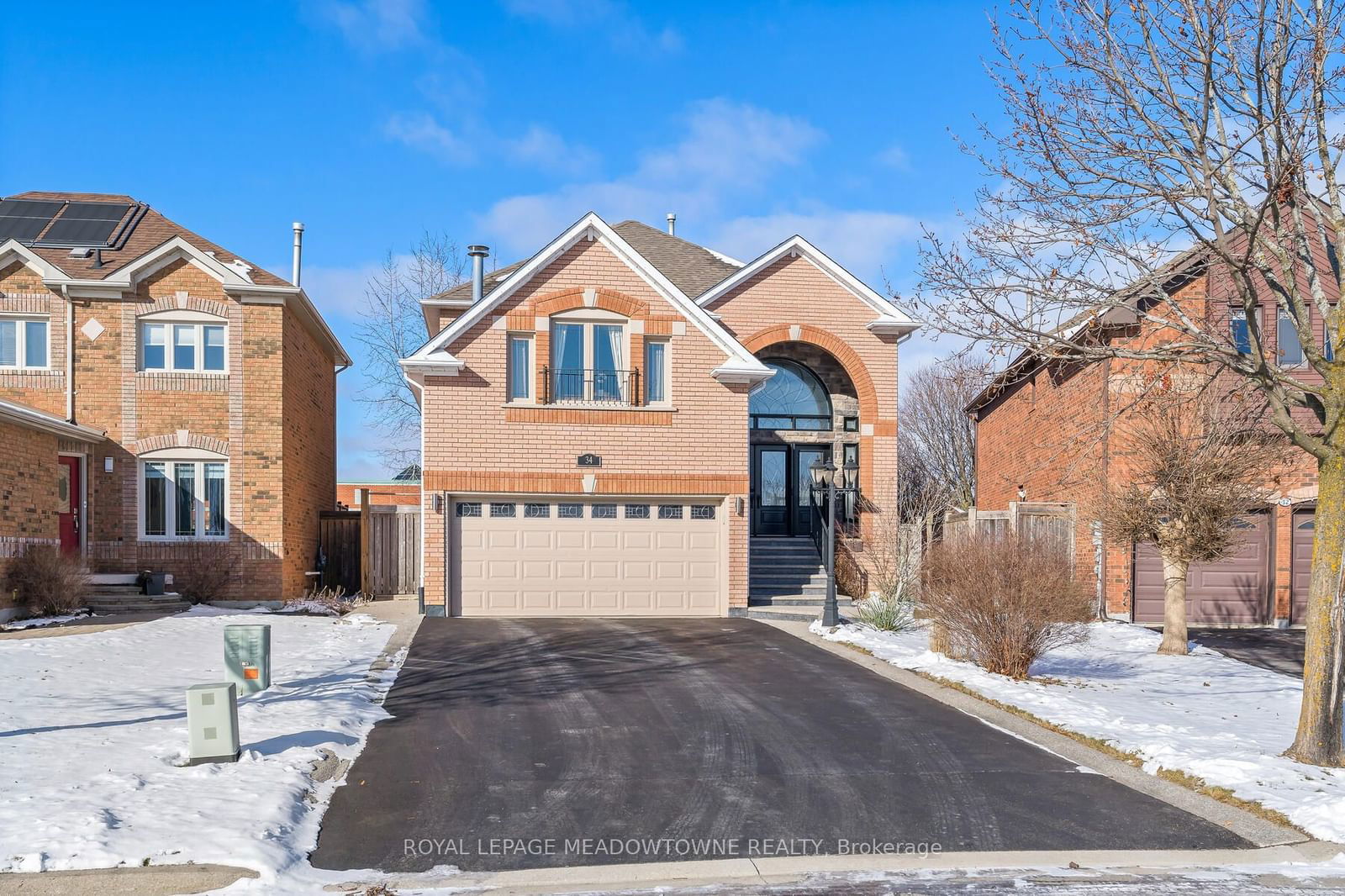 Detached House sold at 34 Hepburn Crescent, Halton Hills, Georgetown, L7G 5P8 - MLS: W11918061