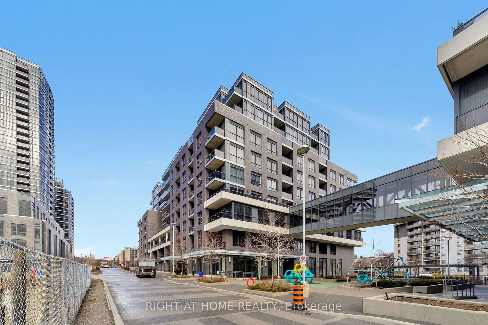 Condo leased at 649-26 Gibbs Road, Toronto, Islington-City Centre West, M9B 0E3 - MLS: W11918136