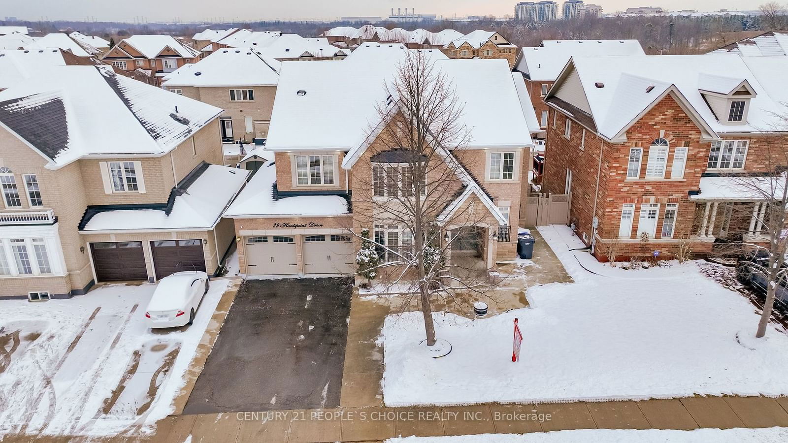 Detached House for sale at 39 Huntspoint Drive, Brampton, Bram East, L6P 2E9 - MLS: W11918241