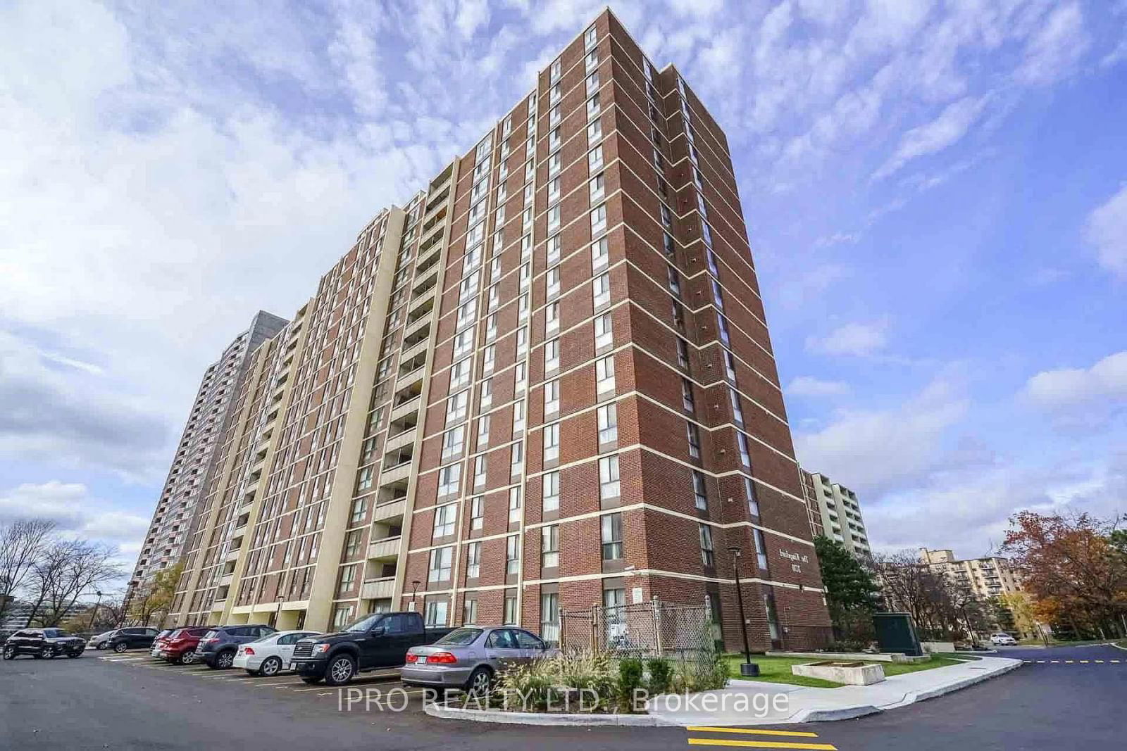 Condo sold at 204-3170 Kirwin Avenue, Mississauga, Cooksville, L5A 3R1 - MLS: W11918255